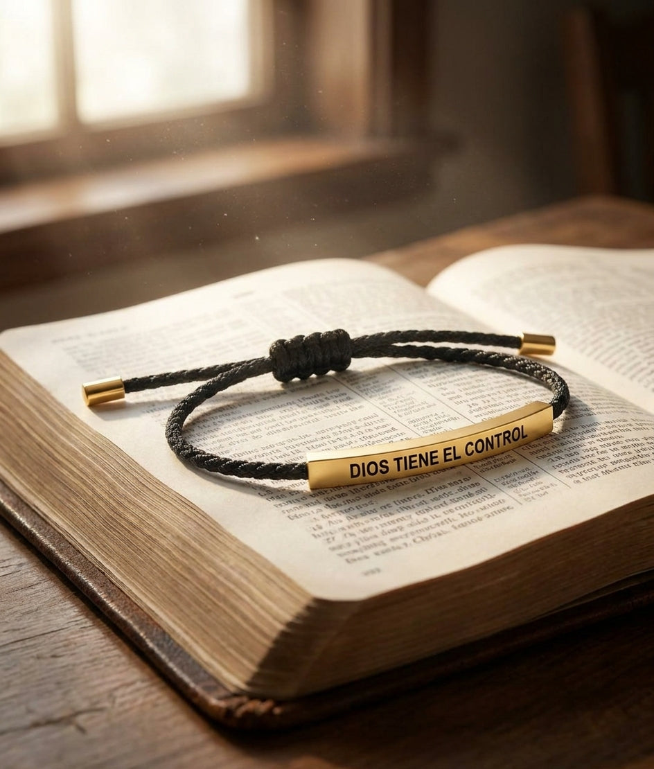 Pulsera Dios Tiene El Control sobre la Biblia